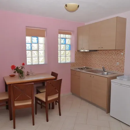 Elia Apartment